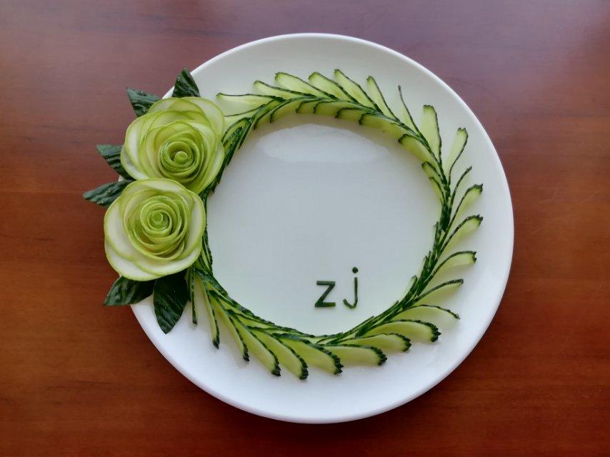 手机用户0523298p做的年夜饭系列之黄瓜花拼盘