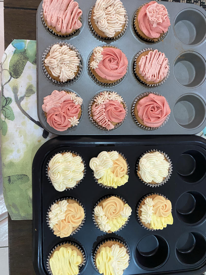 多种口味奶油杯子蛋糕