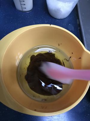 简单美味的迷你布朗尼/巧克力蛋糕（植物油版-不打发）🌟x4的做法 步骤2