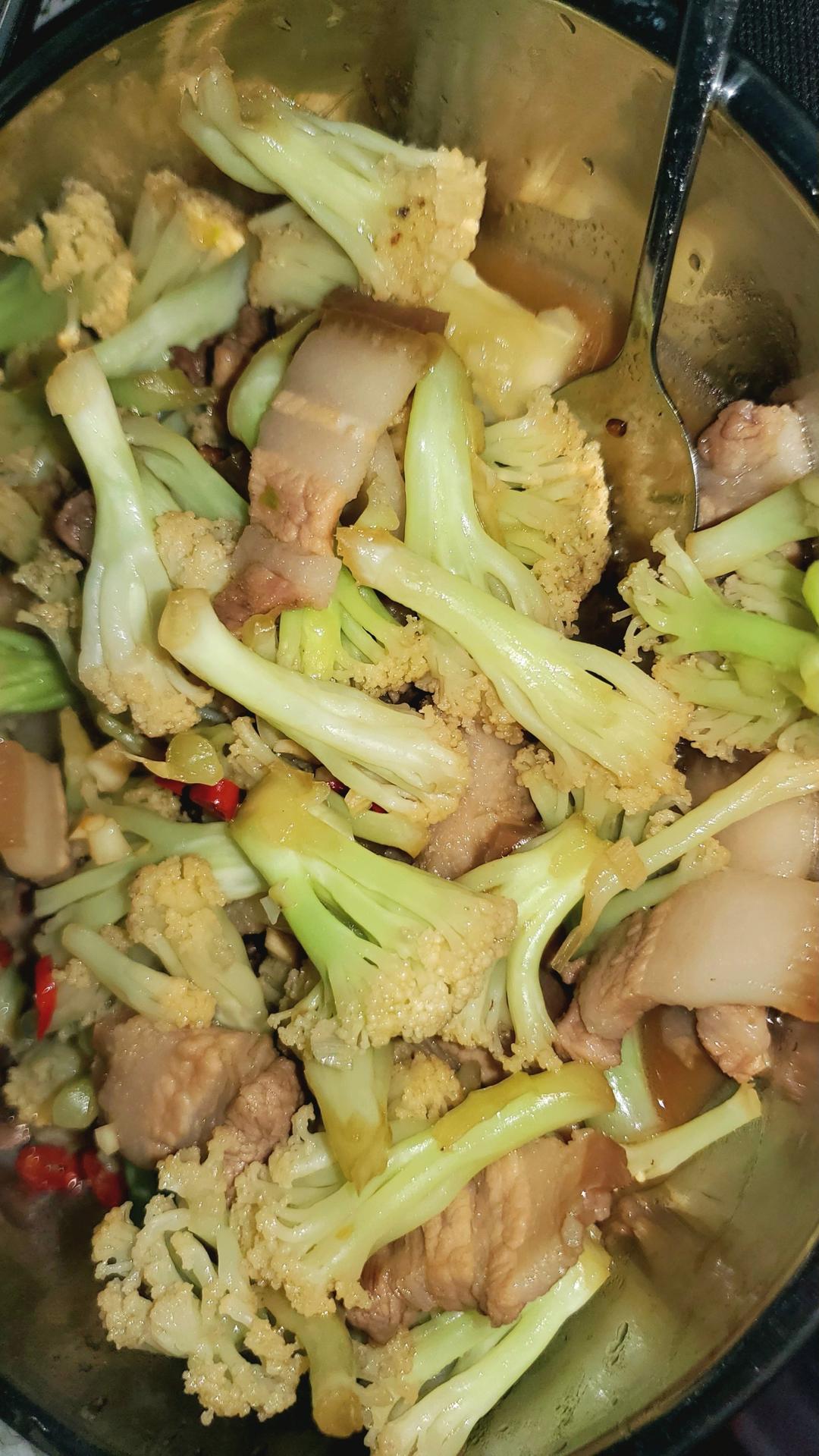 五花肉爆炒花菜