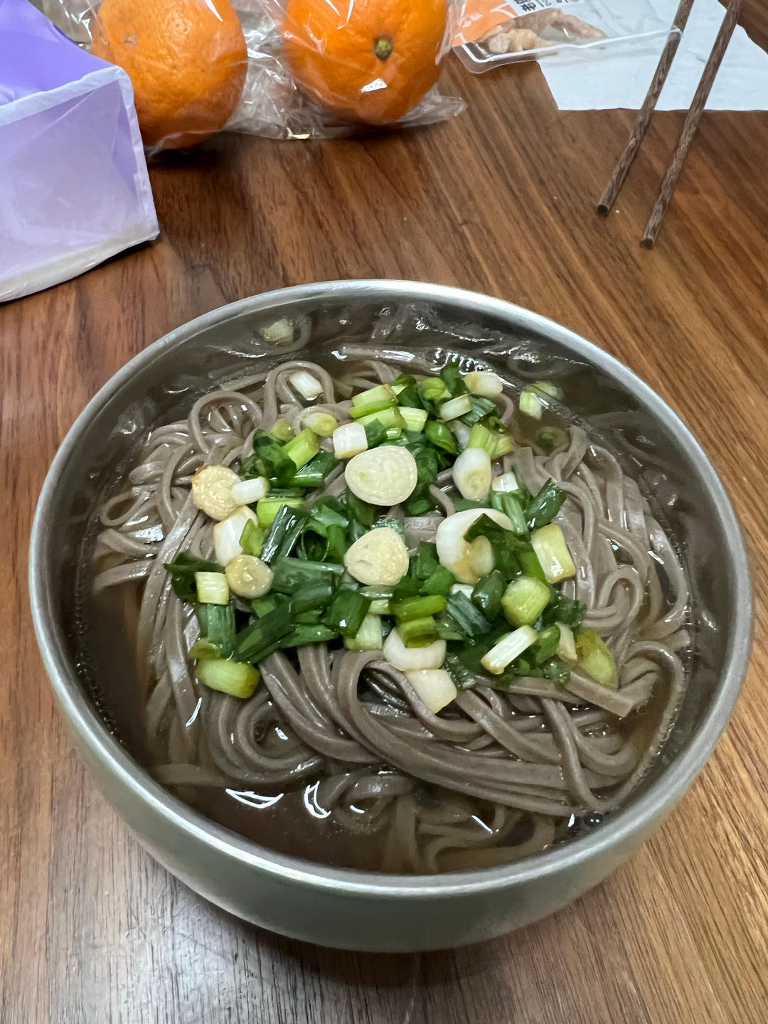 好简单的葱花面条，又鲜又香，早餐来一碗太舒服