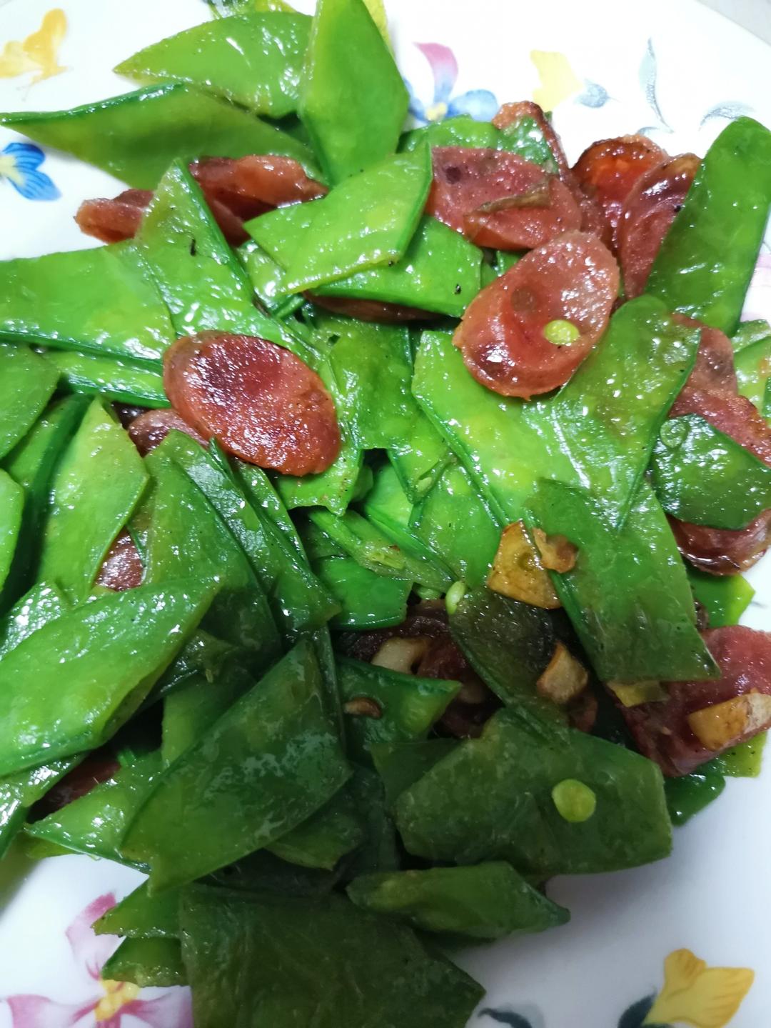 无比简单的荷兰豆炒腊肠，营养又好吃～！