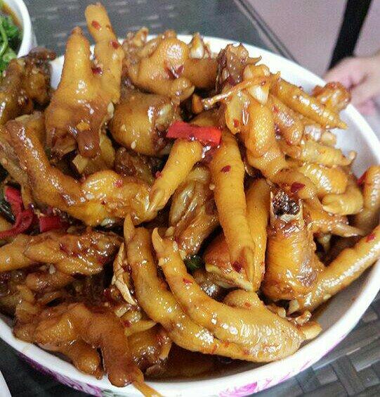 手抓零食香辣鸡爪