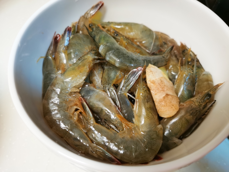 新手烤肉菜谱一：腌制基围虾的做法