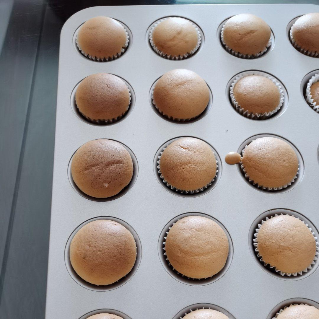 【视频食谱】一口一个小小鸡蛋糕