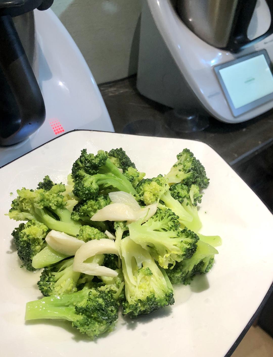 清炒西兰花的做法