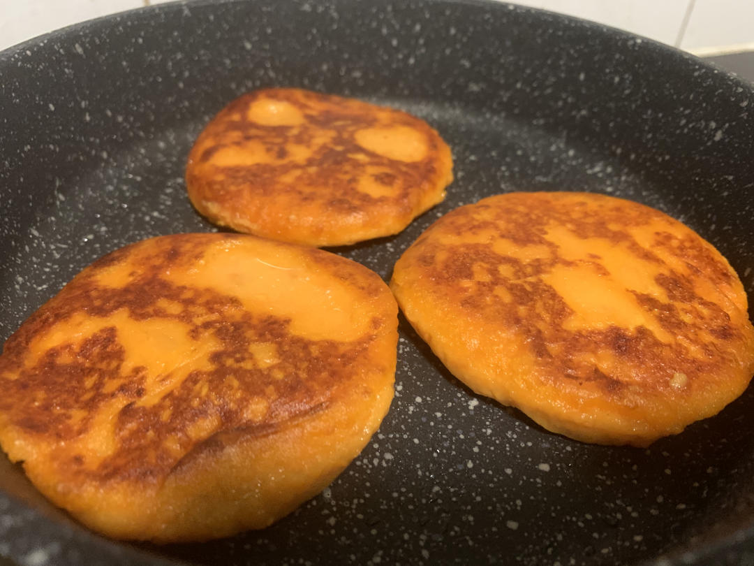不用烤箱❗️好吃到爆炸的红薯豆沙饼❗️早餐不用愁（附食谱）