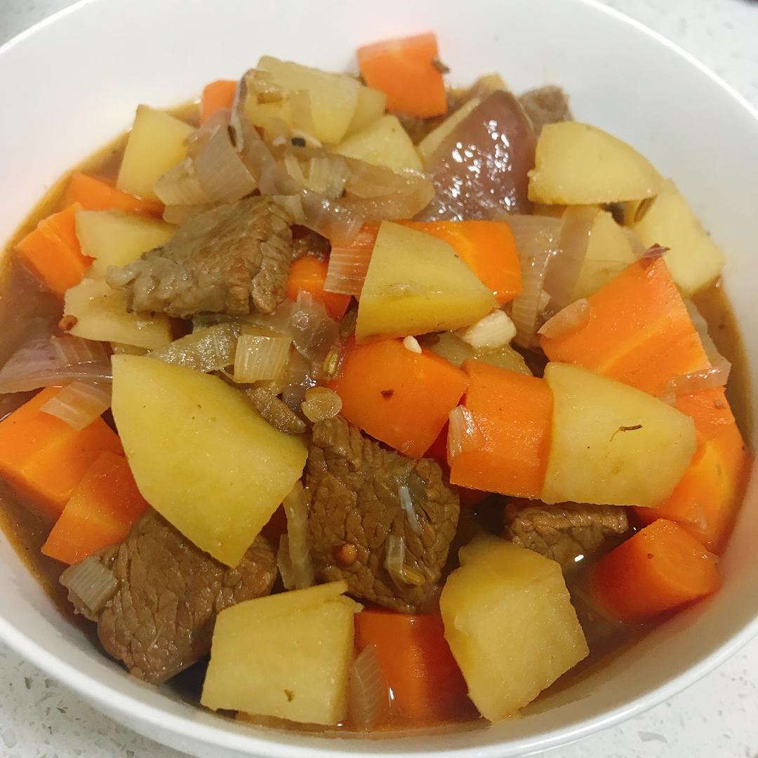 胡萝卜土豆烧牛腩