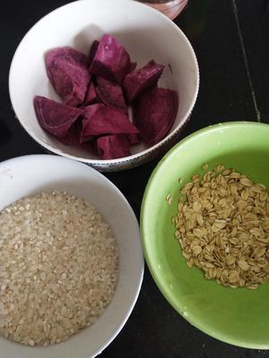 超简单燕麦紫薯粥的做法 步骤1