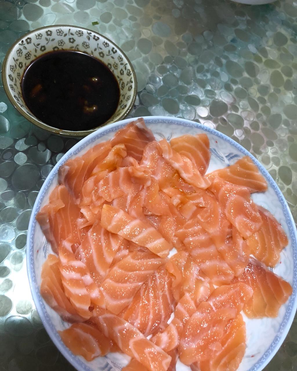 淡淡一笑1做的刺身三文鱼