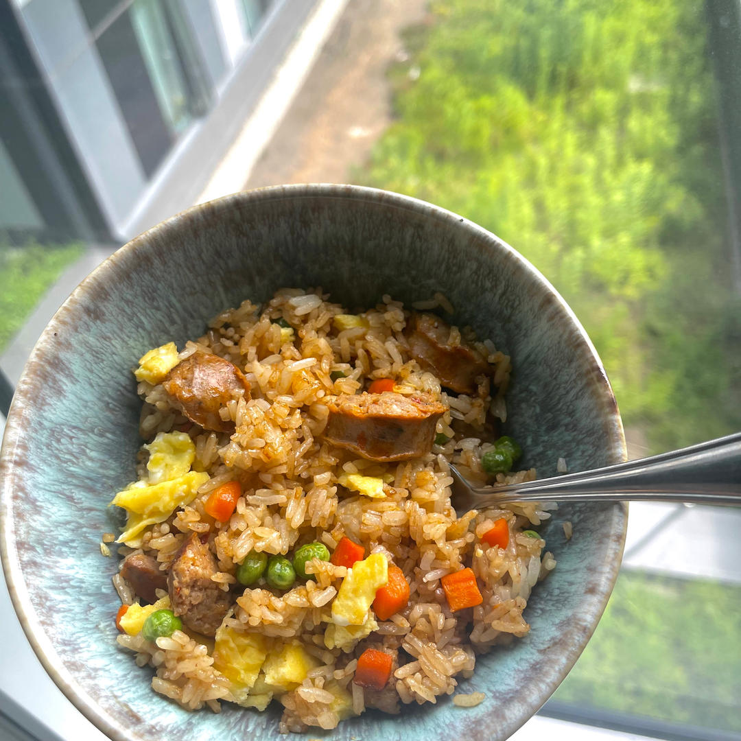 腊肠炒饭