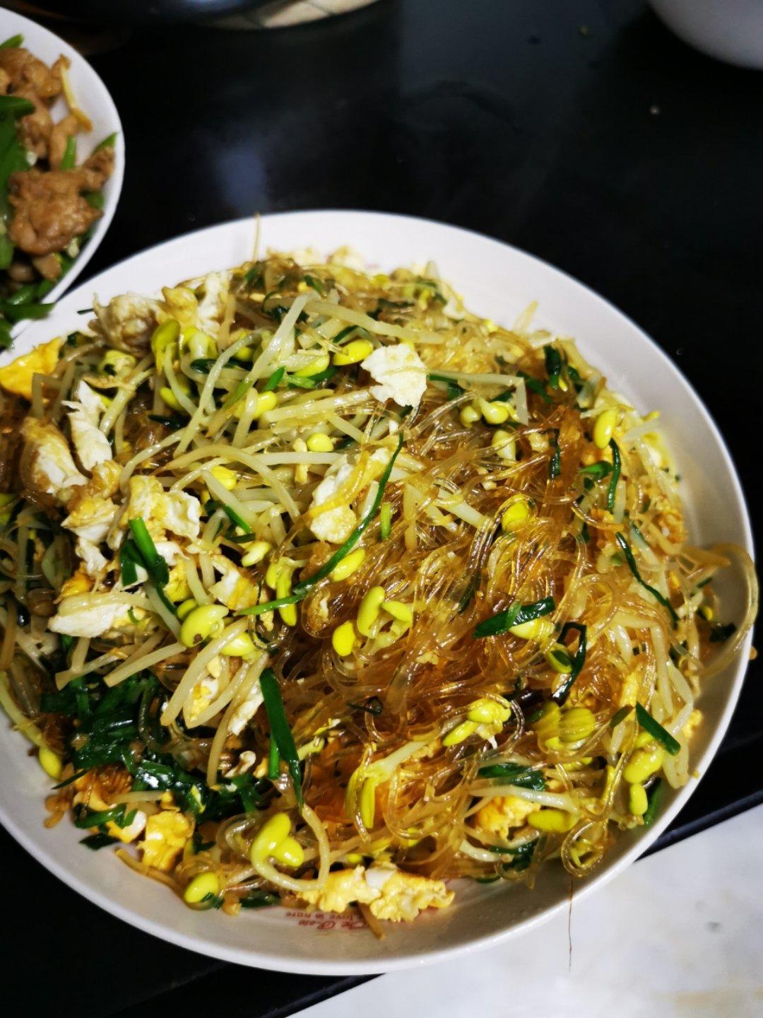 网红同款🤩爆炒“鸡蛋粉丝韭菜豆芽菜”