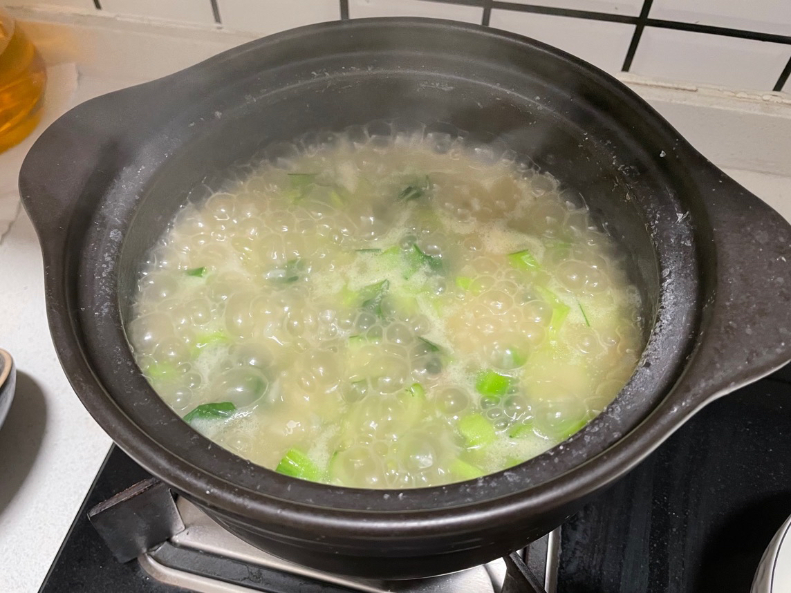 青菜瘦肉砂锅粥的做法