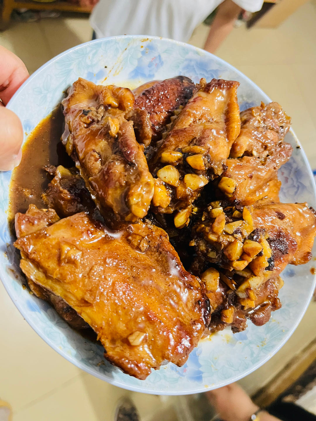 蒜蓉鸡翅！年夜饭端上桌就光盘，好吃到吮手指