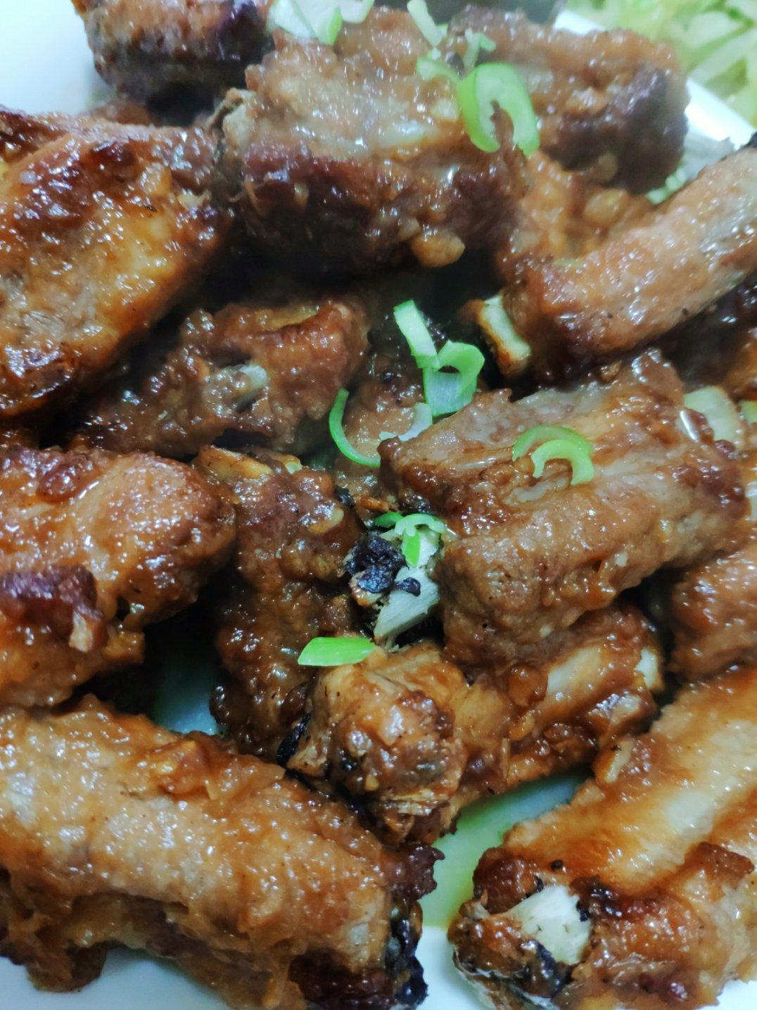 香酥排骨蒸土豆