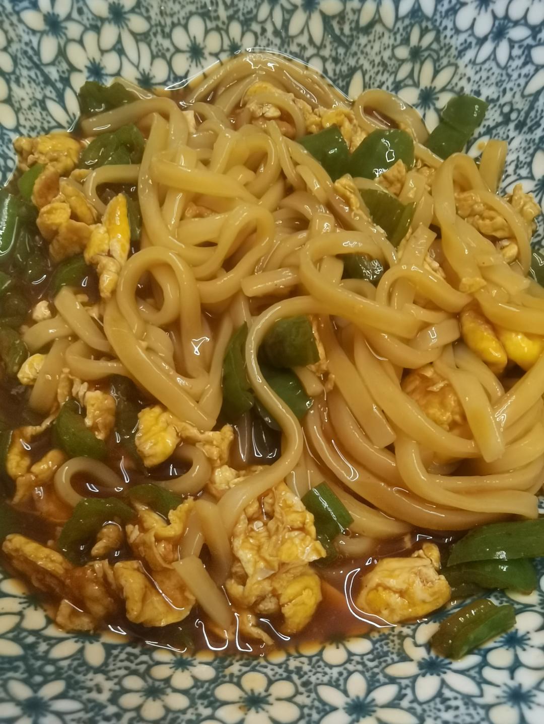 好吃不胖的青椒鸡蛋拌面