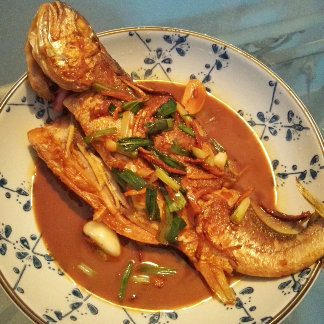 家常烧黄鱼 Yellow sea fish