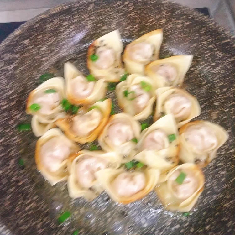 嘎嘣脆的锅贴(生煎馄饨)