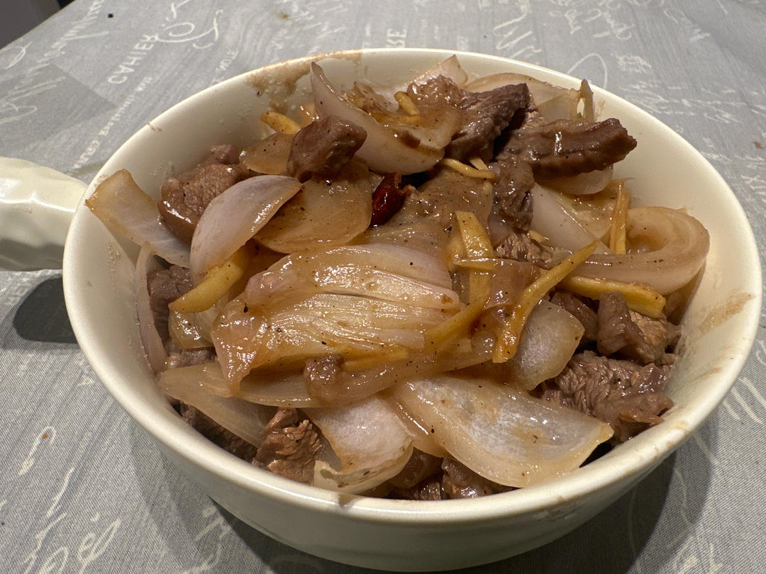 洋葱炒牛肉