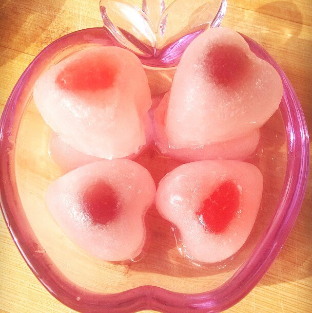 展令扬大帝(o^^o)做的草莓果冻