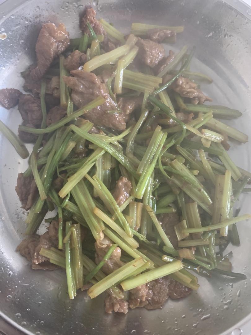 芹菜炒五花肉