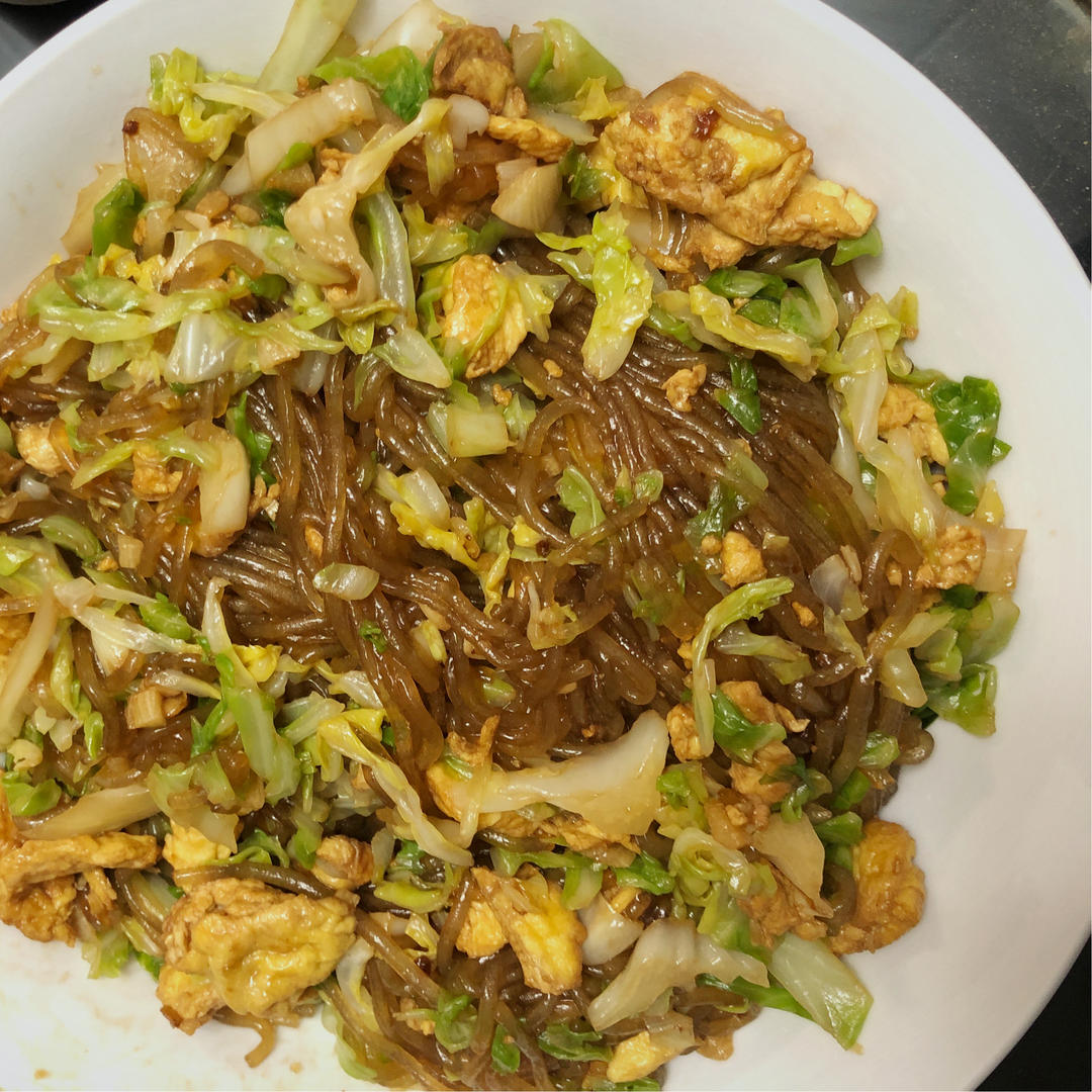 最近爱吃粉丝粉条～包菜炒粉丝