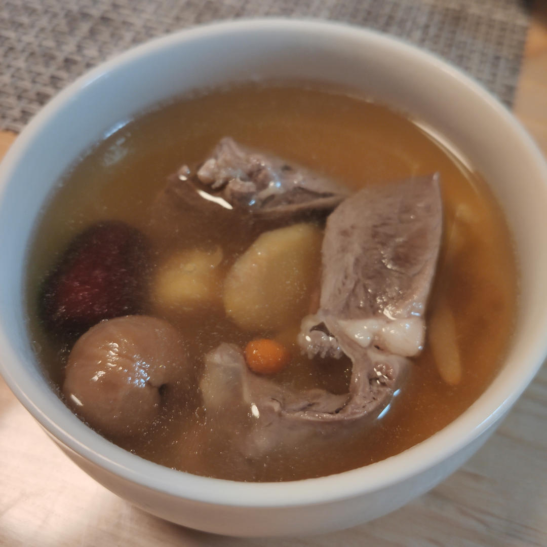 余小图的小厨房做的安神猪心汤