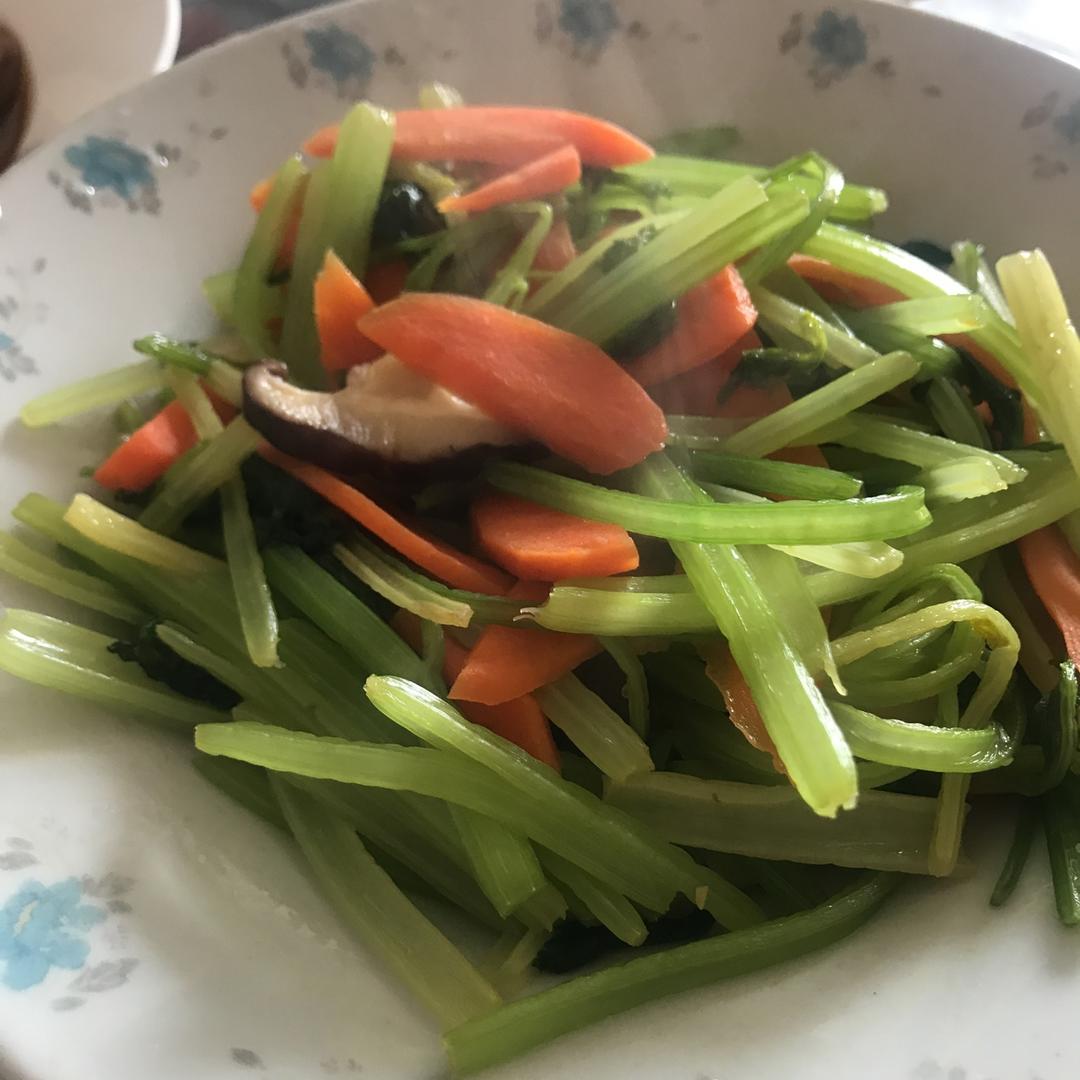 素炒香菇芹菜