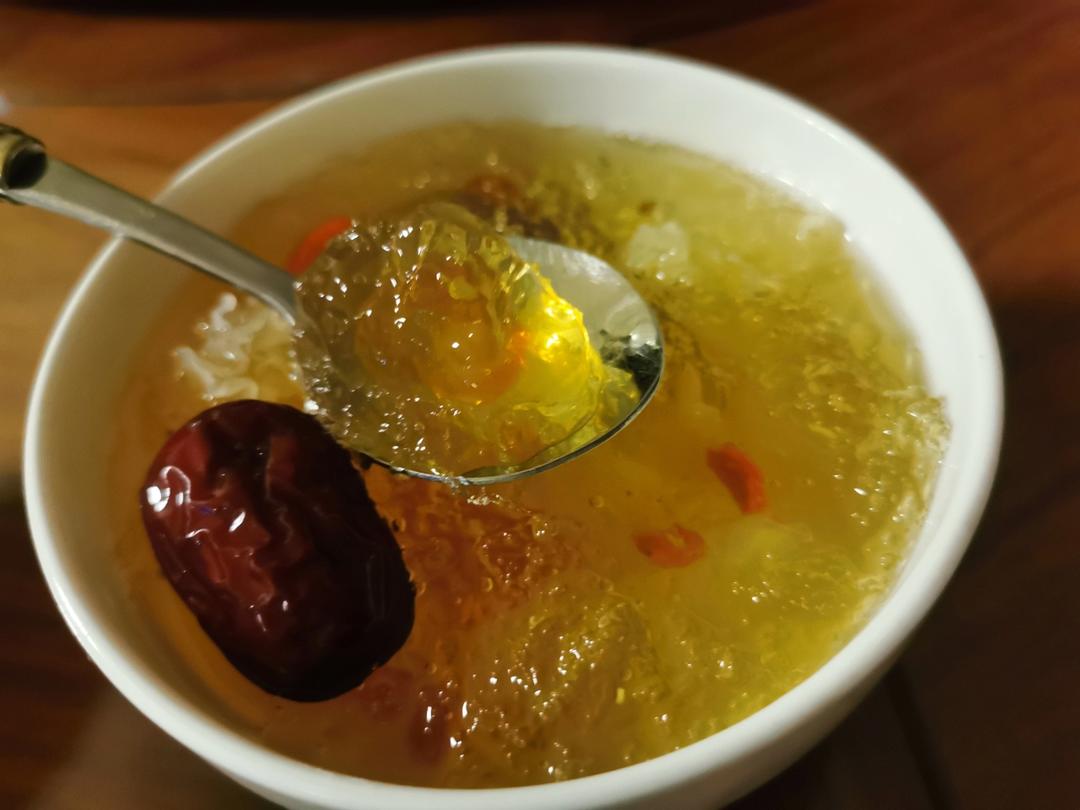玫瑰雪燕炖桃胶 | 滋补养颜