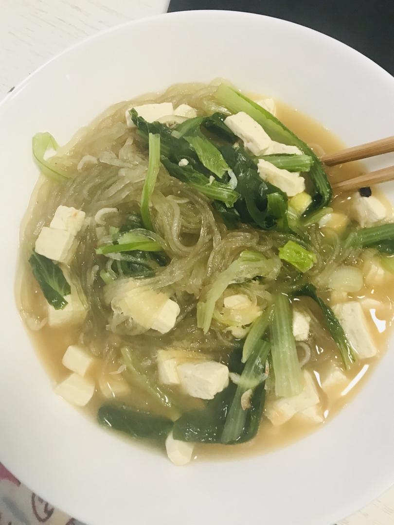 鲜蔬虾皮豆腐汤💞