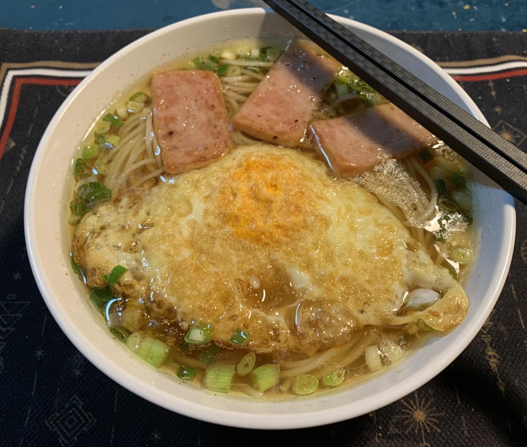 一碗热汤面