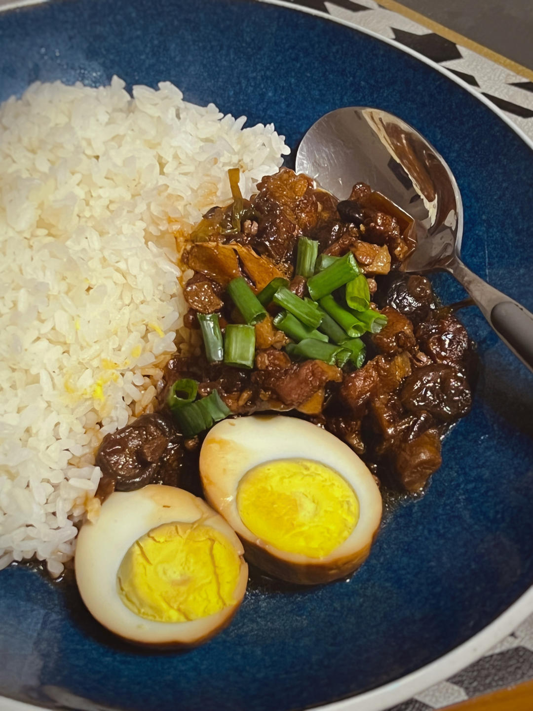 好吃到停不下来的卤肉饭