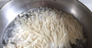 凉拌海参金针菇的做法 步骤4