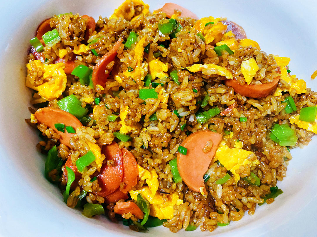 超级好吃的酱油火腿蛋炒饭！