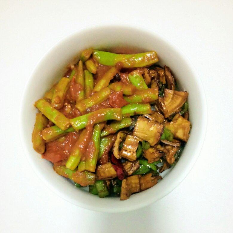 西红柿豆角焖面