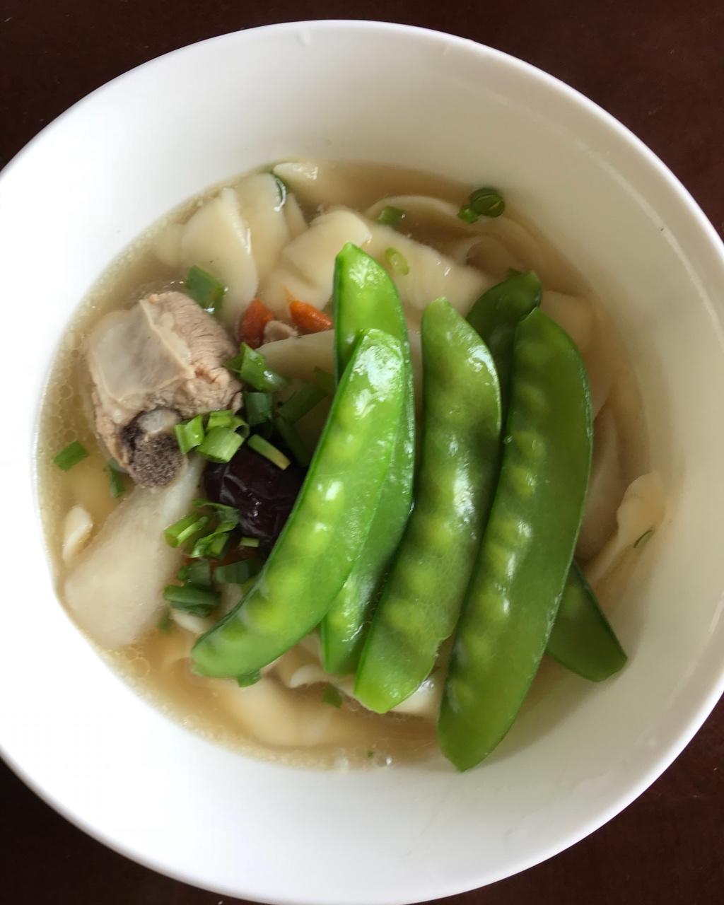 牛肉刀削面
