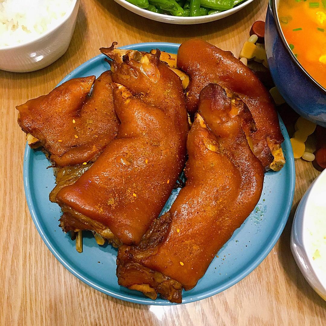 香酥烤猪蹄