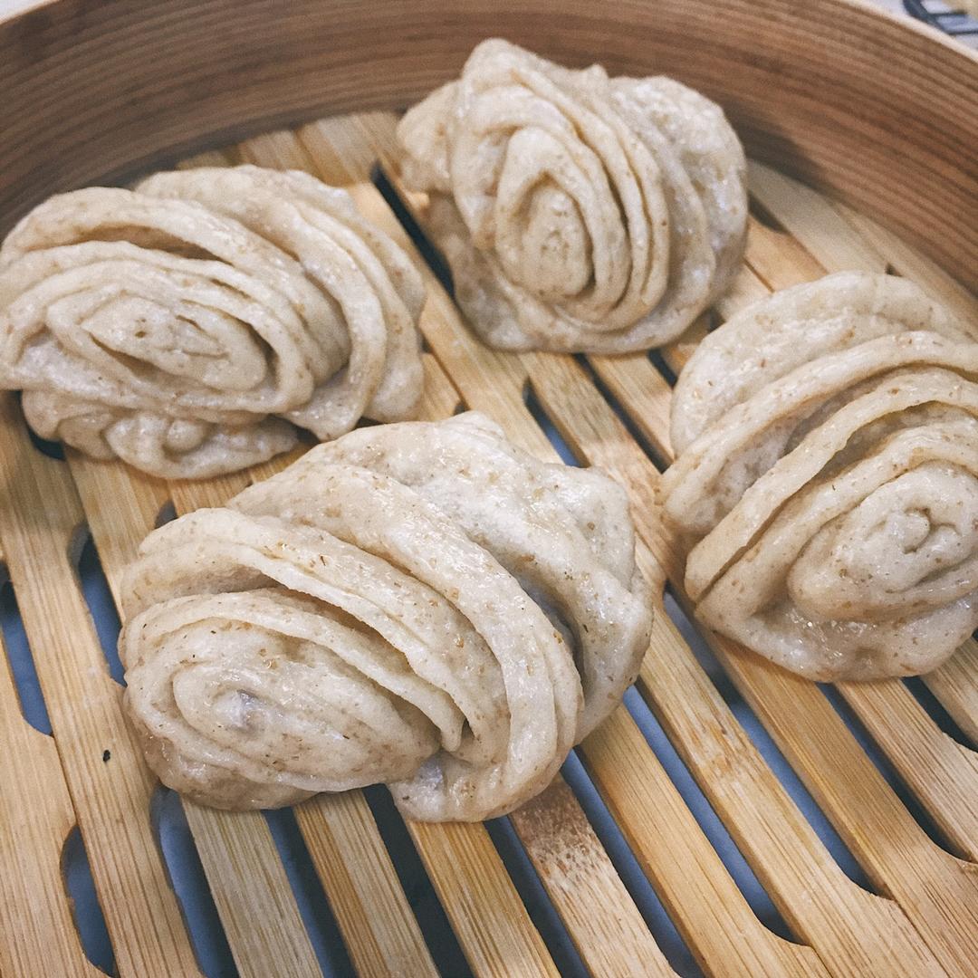 软豆小宝做的全麦花卷