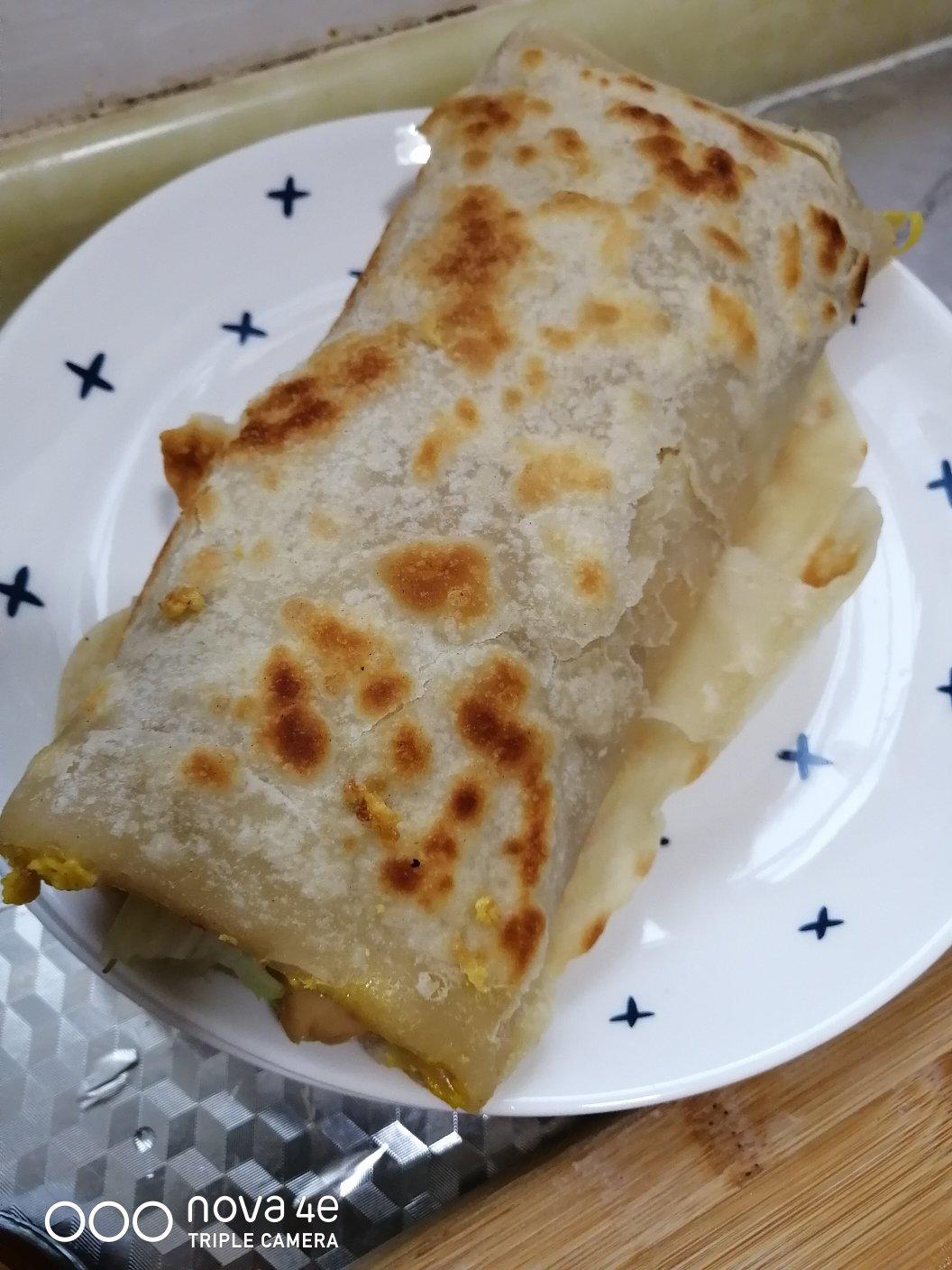 鼓大泡的鸡蛋灌饼