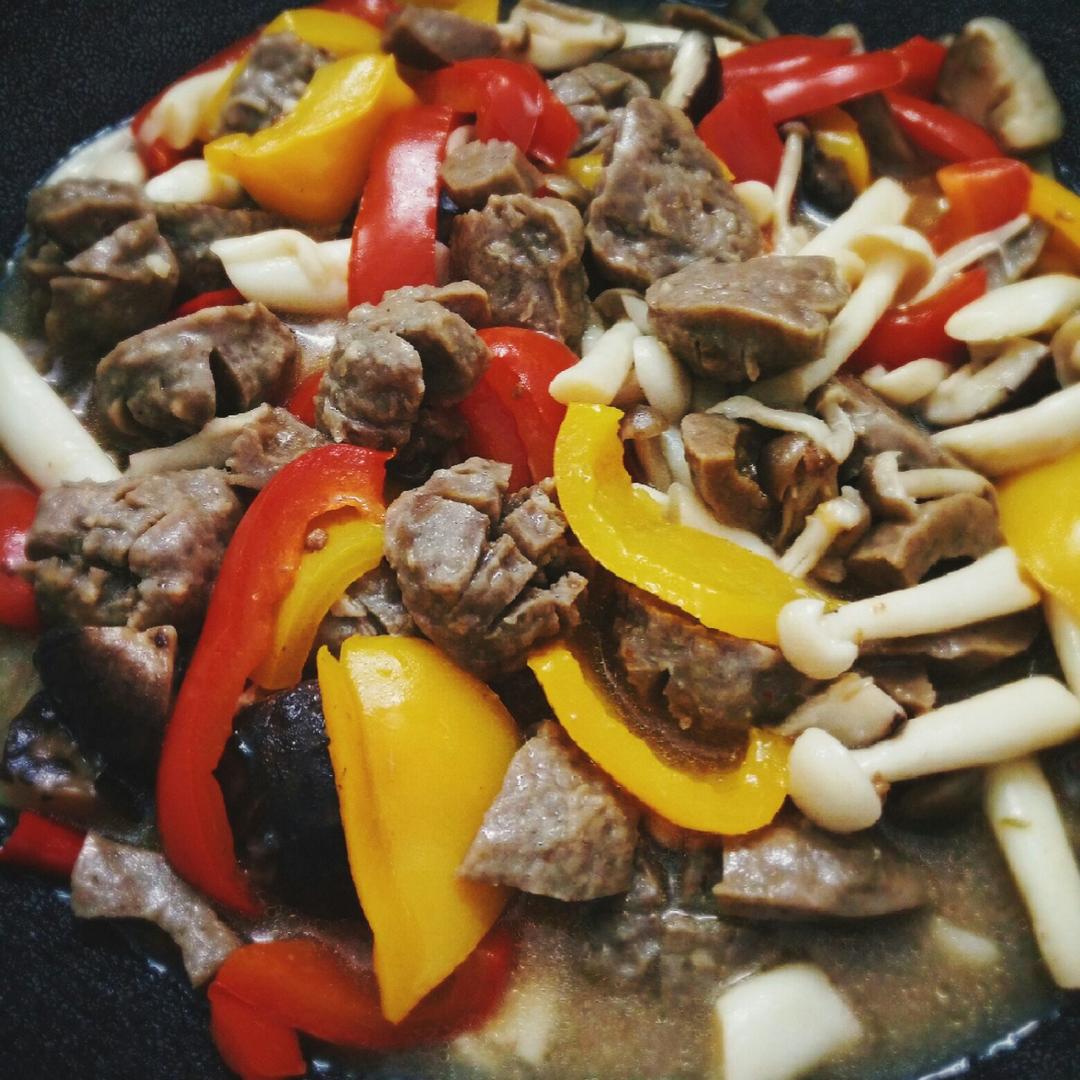 蚝油杂菇牛肉丸煲