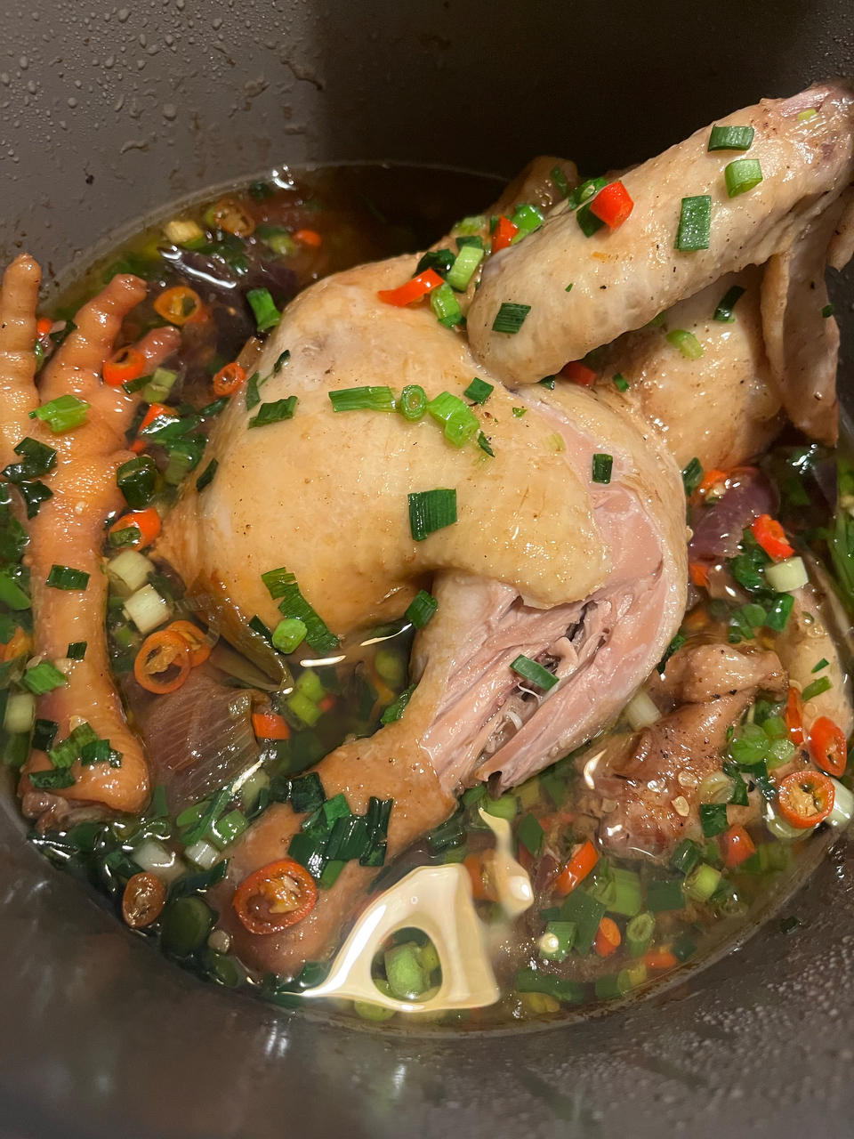 香喷喷的手撕葱油鸡，吃了又想吃哦！