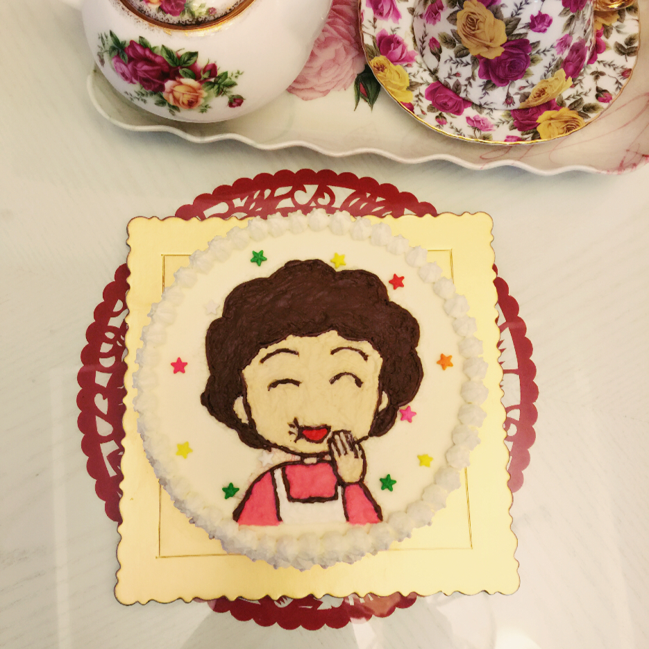 飘然而过的陆人甲做的小丸子妈妈生日蛋糕(奶油转印)