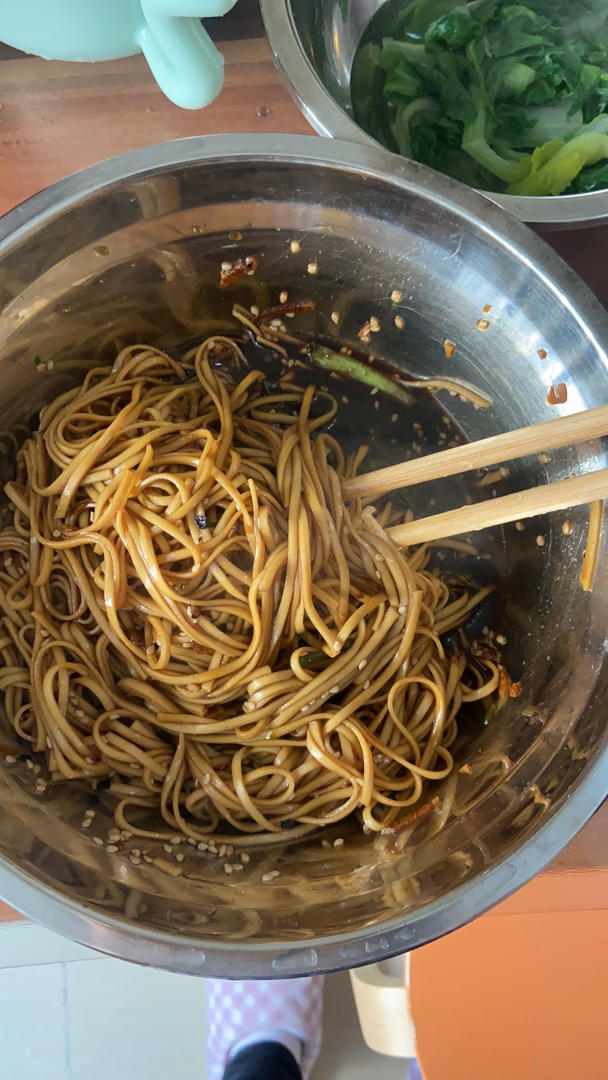 10分钟搞定的一碗葱油拌面