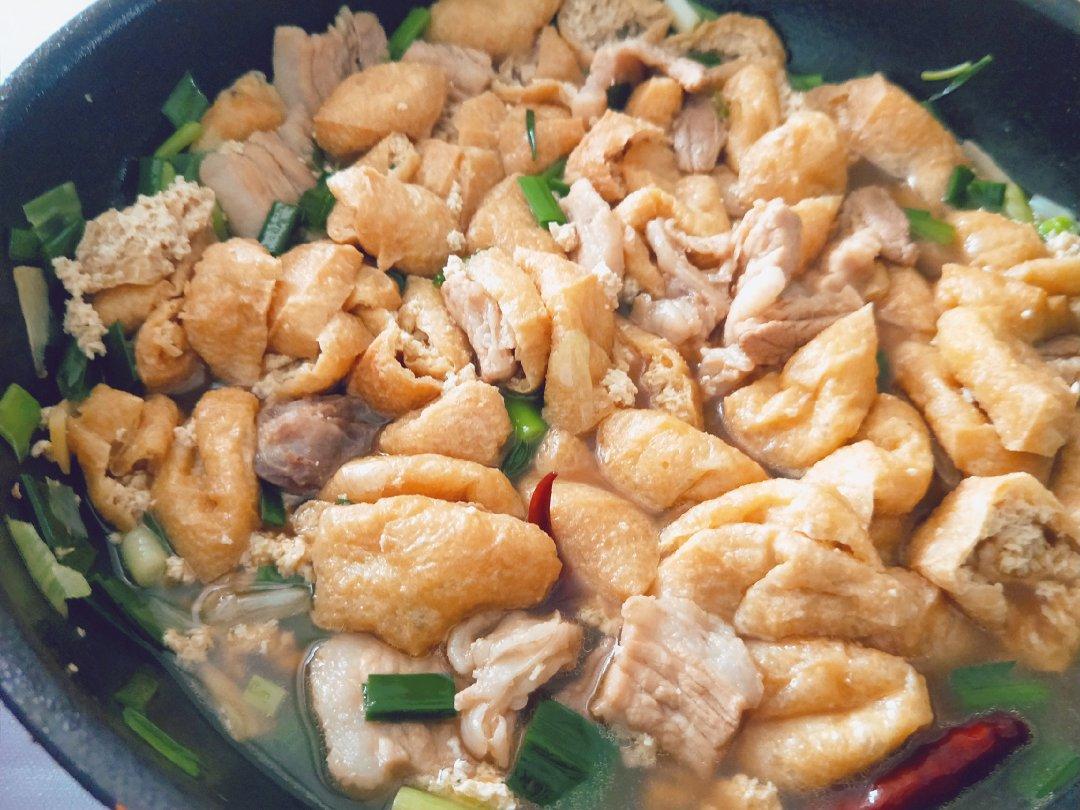 五花肉烧油豆腐