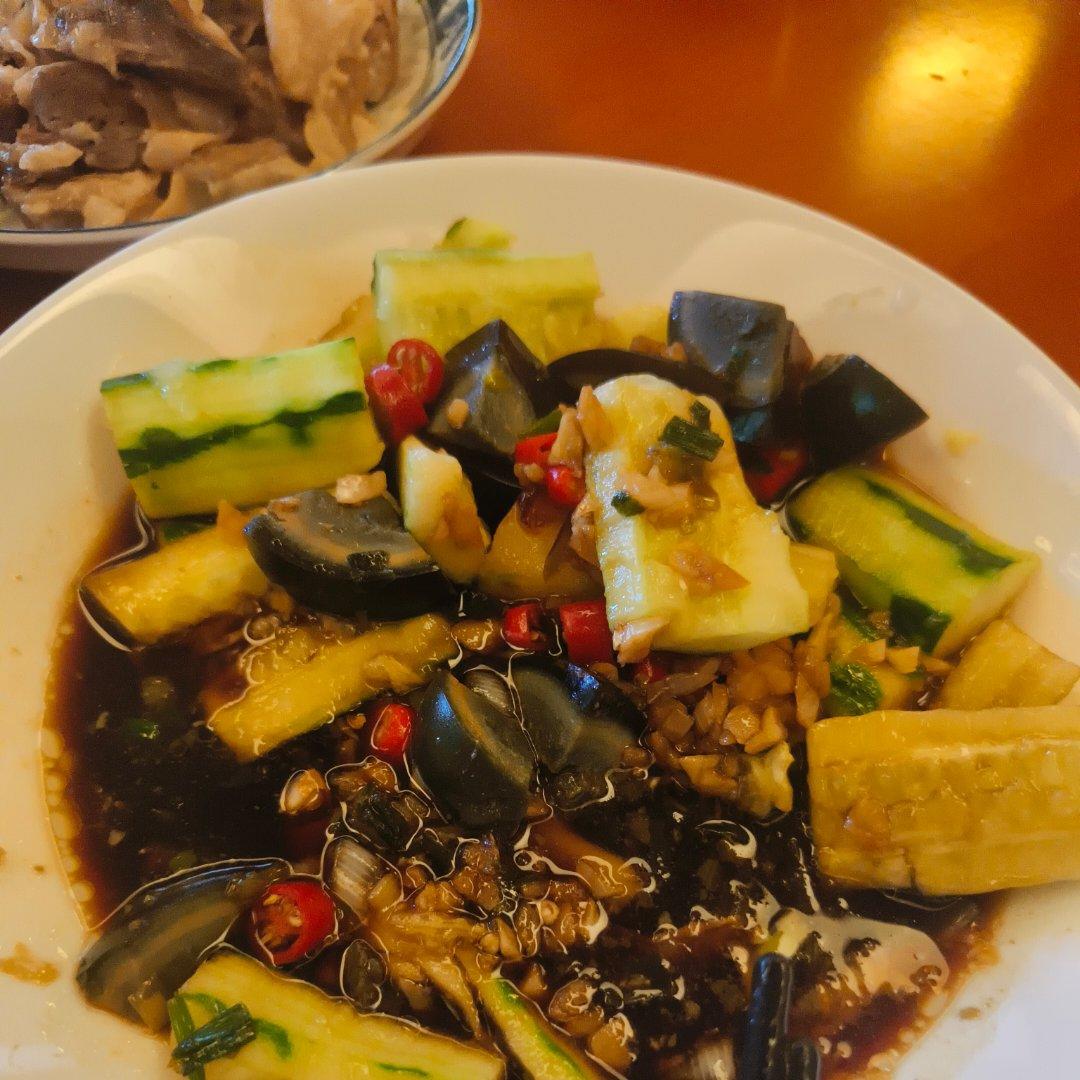 夏日开胃小凉菜“皮蛋拌黄瓜🥒”开胃减脂