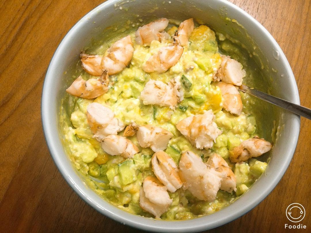 薯片牛油果大虾沙拉