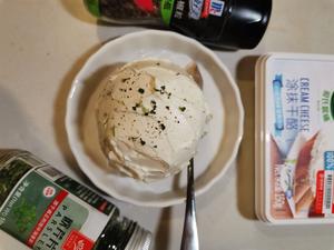（最好吃的土豆泥做法！）椒盐洋葱碎鸡肉土豆泥奶酪球的做法 步骤4