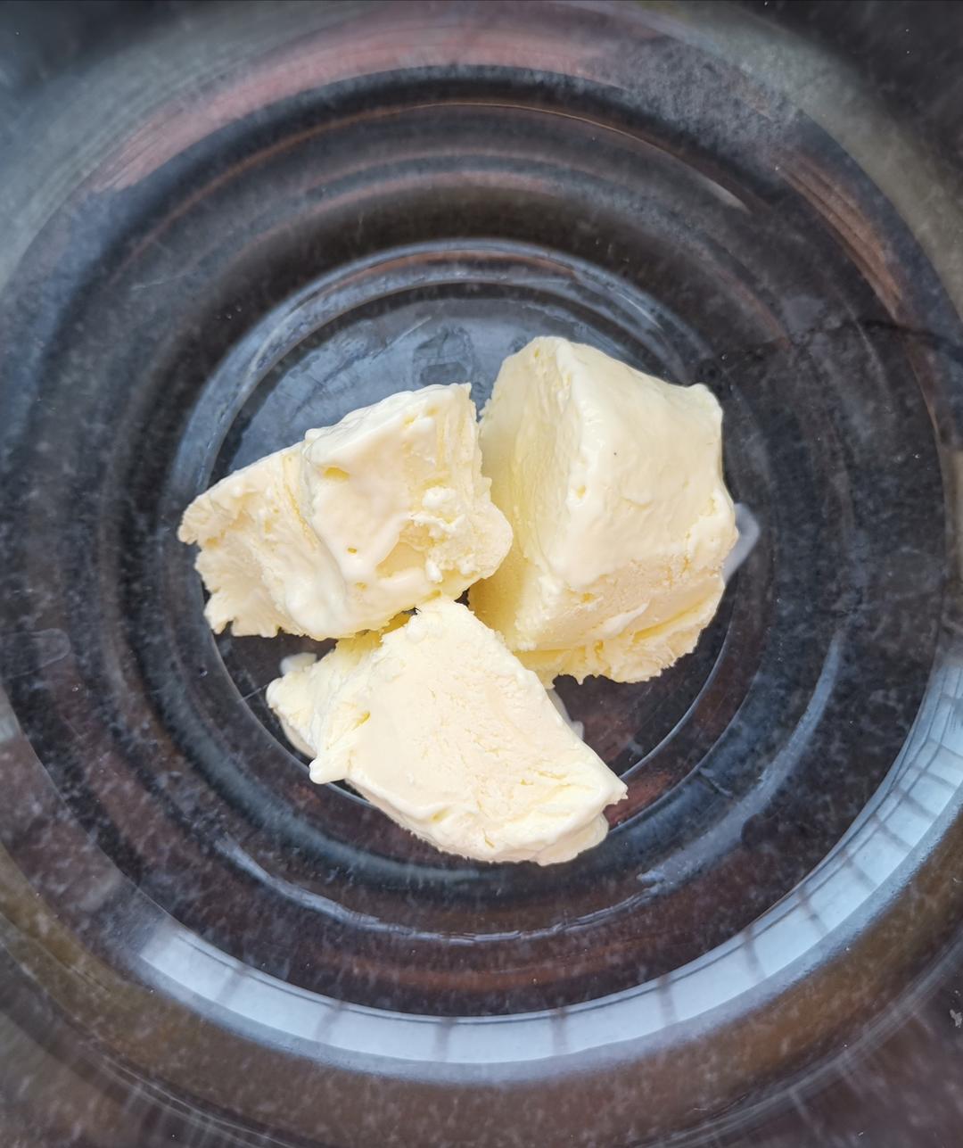 超级好吃奶香味十足的自制冰激淋的做法