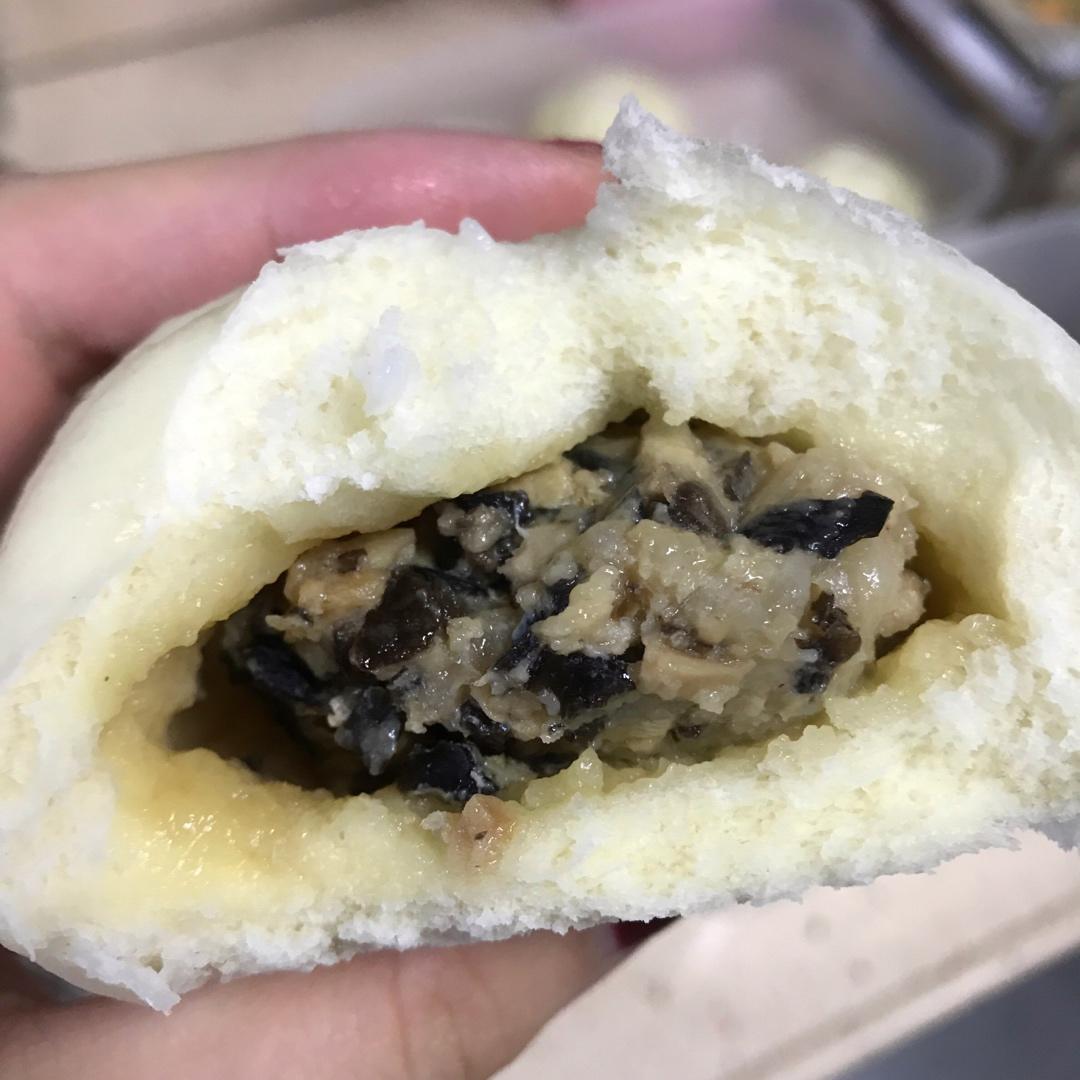 冬菇肉包
