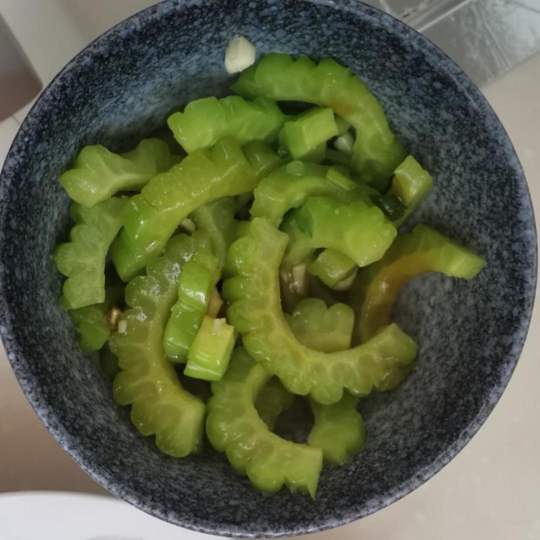 凉拌苦瓜